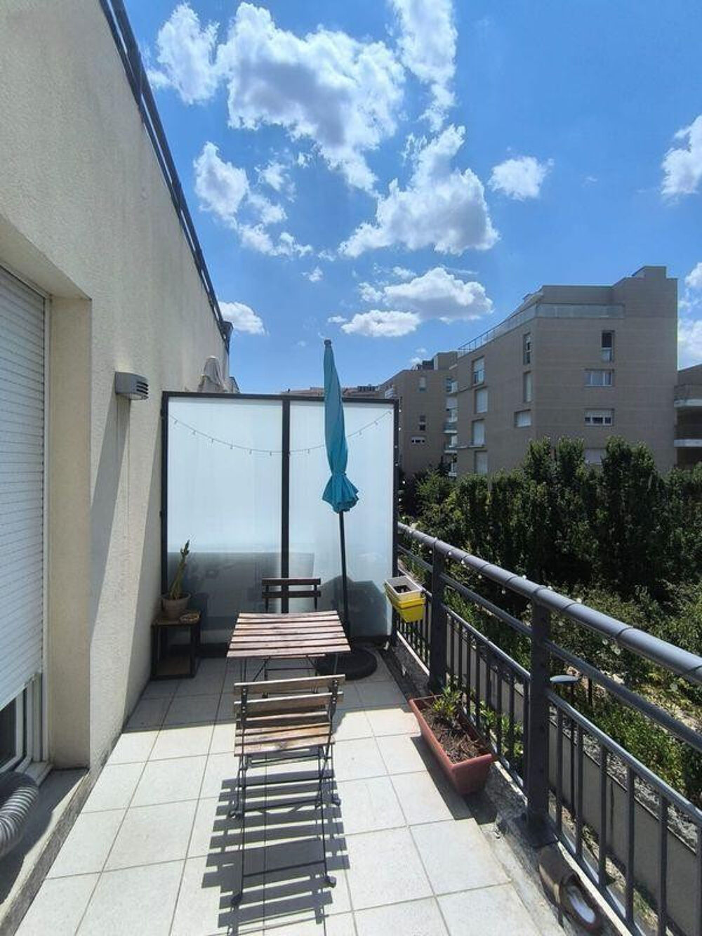 Location Appartement T2 récent meublé avec garage fermé en sous-sol Villeurbanne