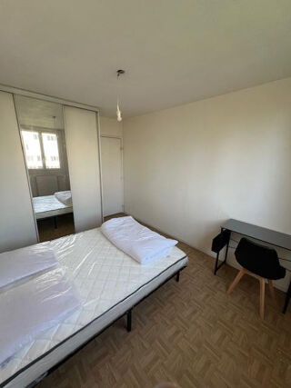 Appartement à louer 5 pièces 80 m²