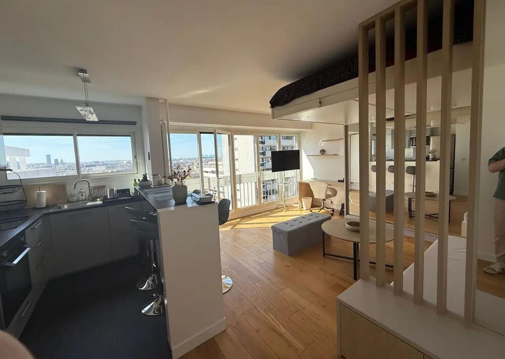 Location Appartement Grand studio rénové avec vue panoramique sur Paris Paris 11