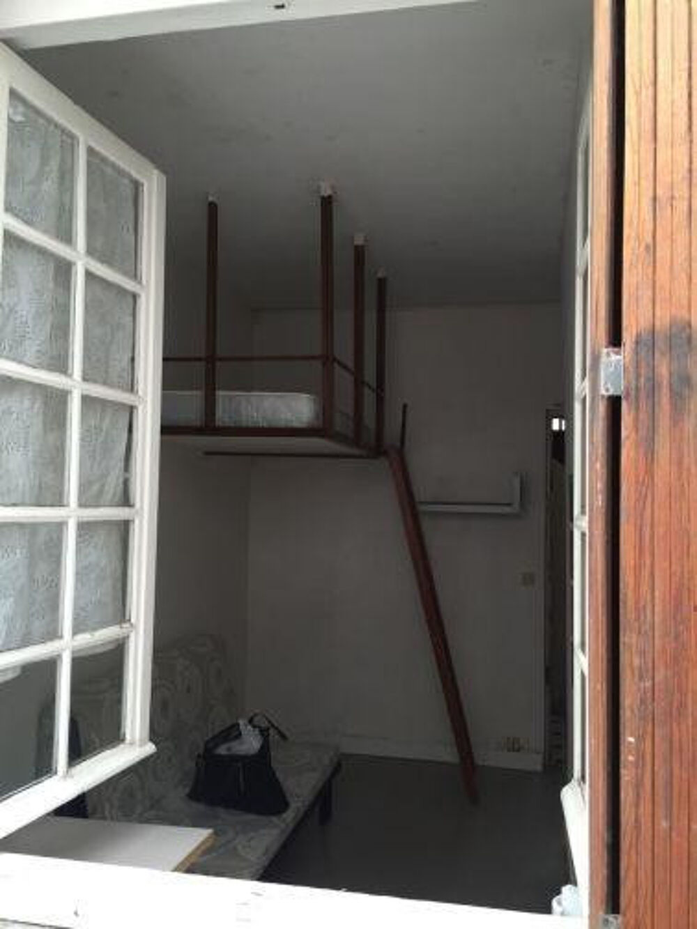 Location Appartement Location Studio tout confort pour étudiant(e) Paris 15