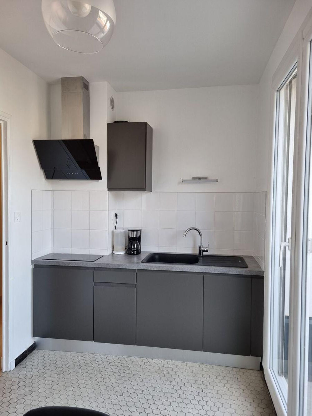 Location Appartement Très beau T1 entièrement refait au dernier étage Grenoble