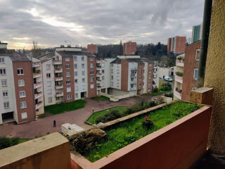  Appartement à louer 3 pièces 110 m²