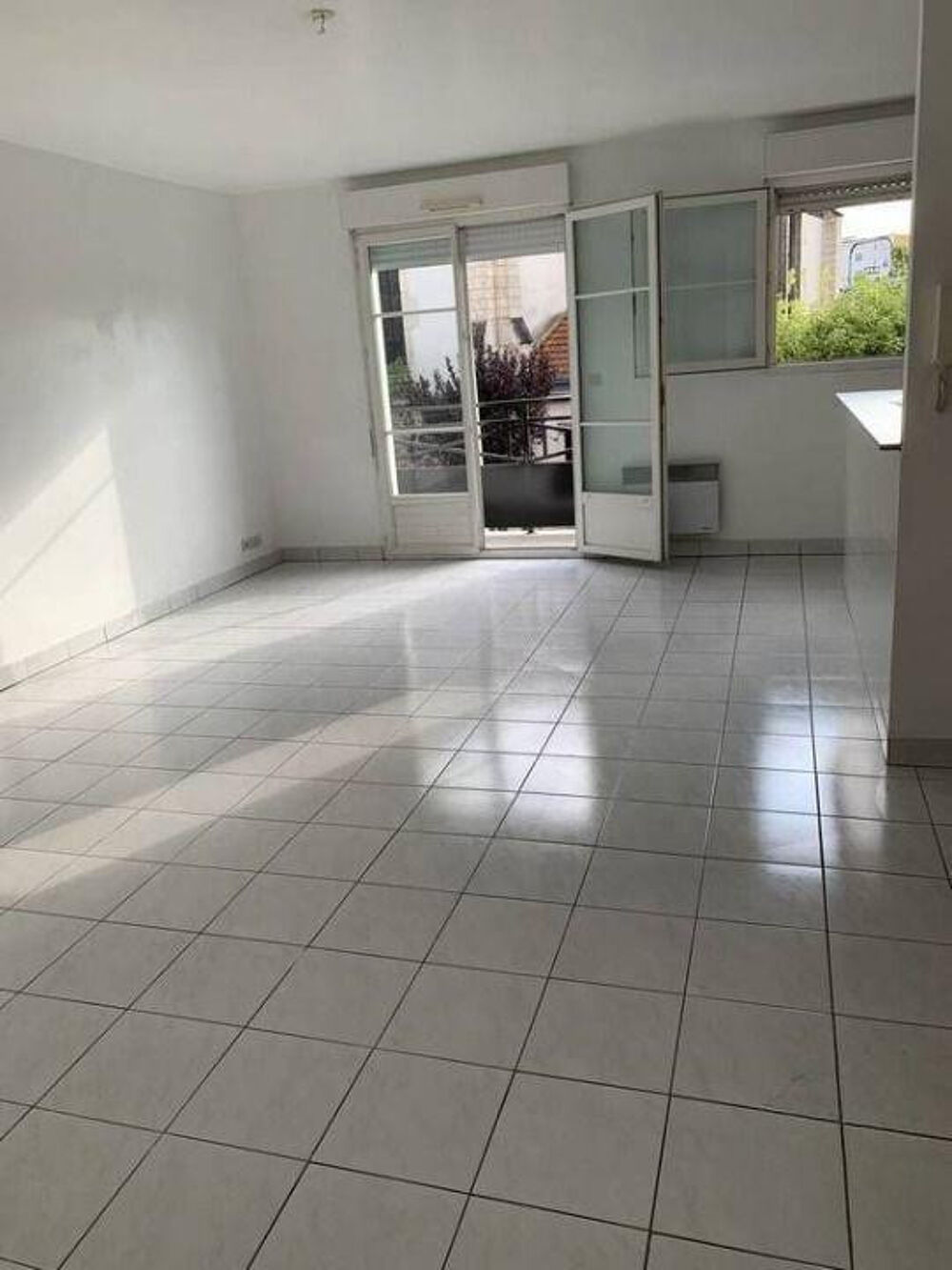 Location Appartement F2 de 44m2 avec parking à Neuilly-Plaisance Neuilly-plaisance