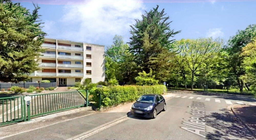 Appartement bien placé, face à un parc