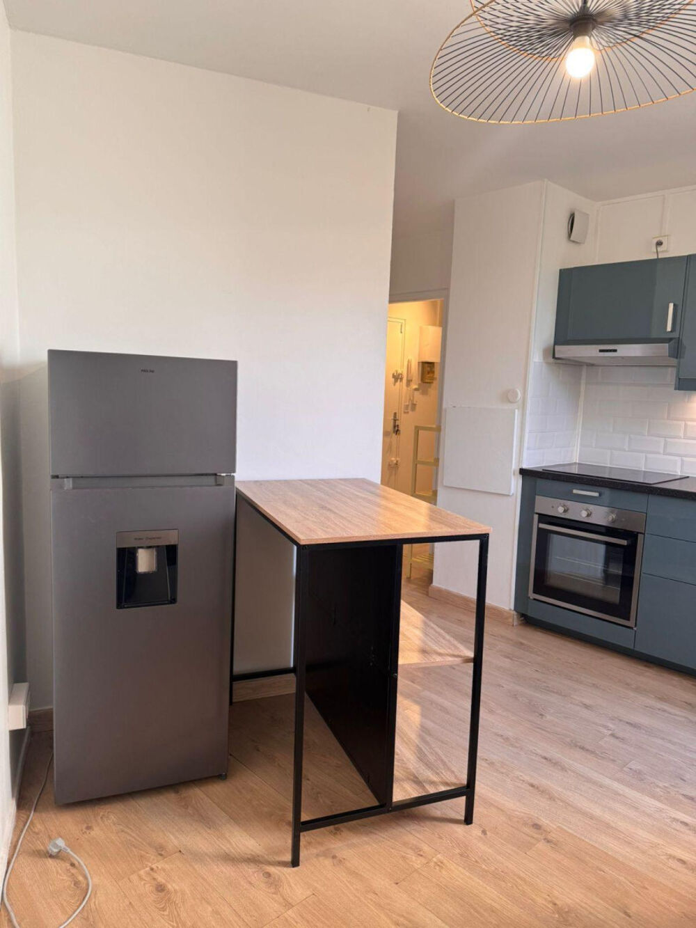 Location Appartement Grand studio meublé avec jardin, rangements et box Évry-courcouronnes