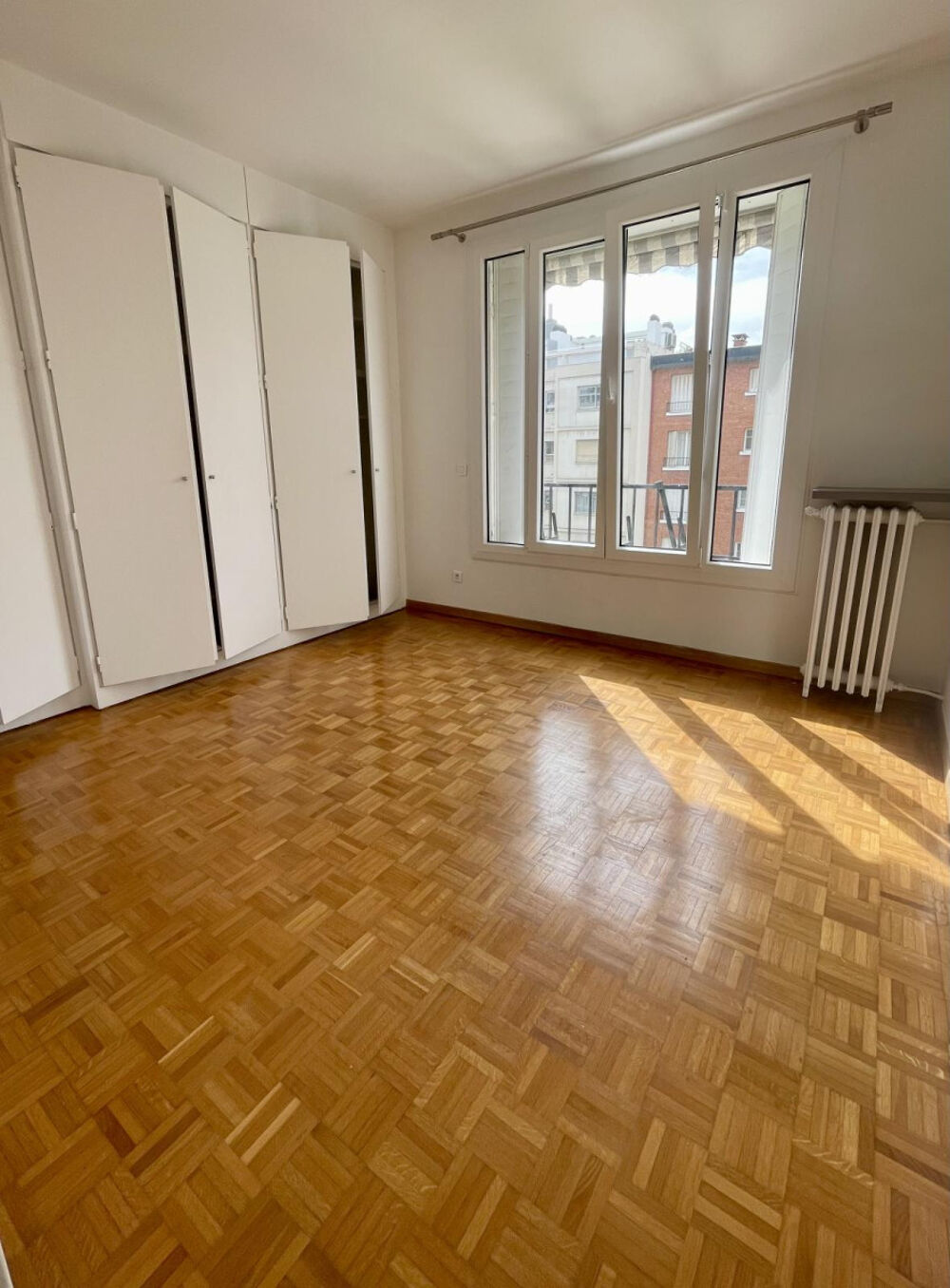 Location Appartement Élégant 2 pièces plein sud toutes commidites Neuilly-sur-seine