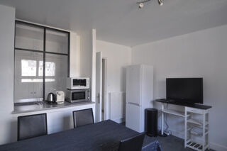  Appartement à louer 1 pièce 66 m²