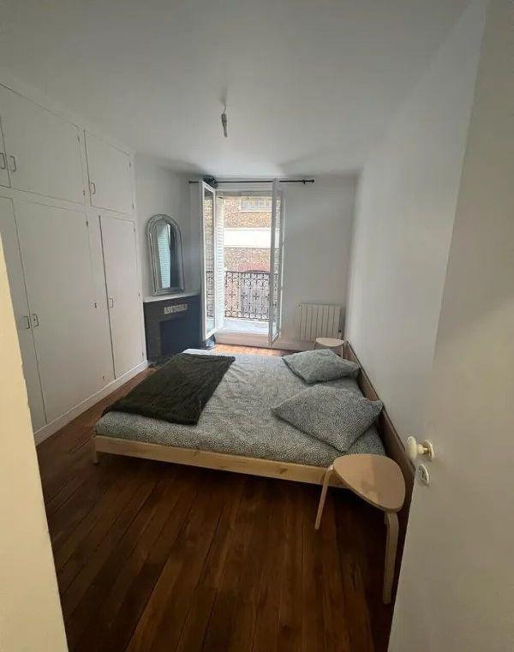 Location Appartement Beau 2 pièces meublé 40m² avec Balcon Filant Paris 20