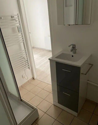  Appartement à louer 2 pièces 27 m²