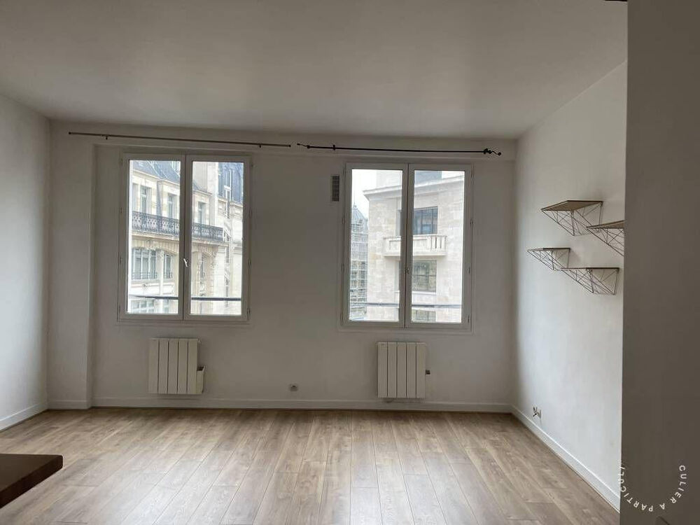 Location Appartement Beau 2P 49m² avec vue sur place arborée Paris 2