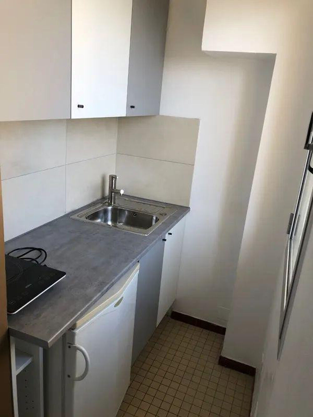 Location Appartement Beau studio 15m² avec terrasse proche Victoire Bordeaux