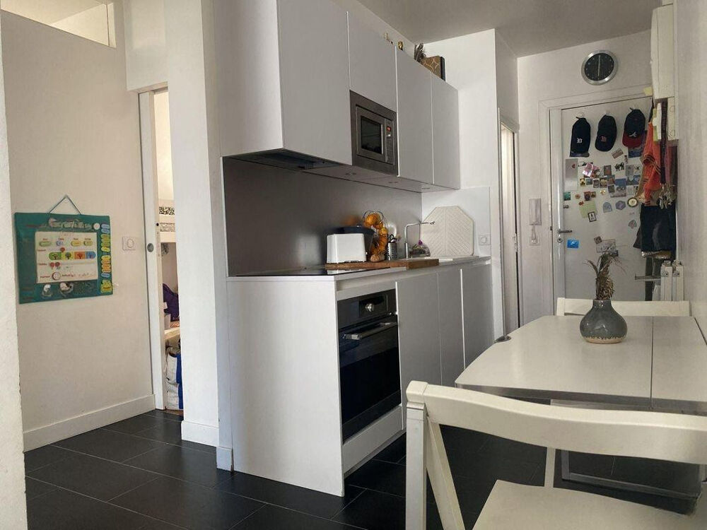 Location Appartement Appartement 2 pièces butte Bergeyre au calme Paris 19