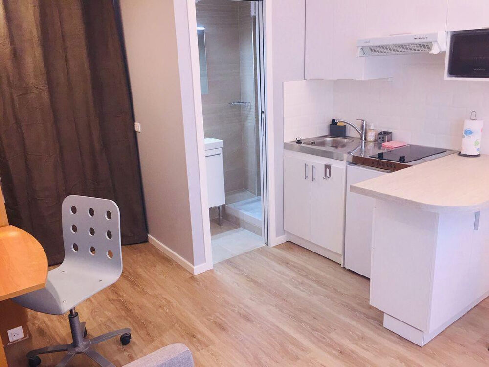 Location Appartement Studio meublé - Paris 12è Paris 12