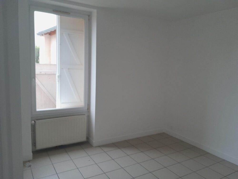 Location Appartement Appartement tranquille avec petit jardin potager. Amplepuis