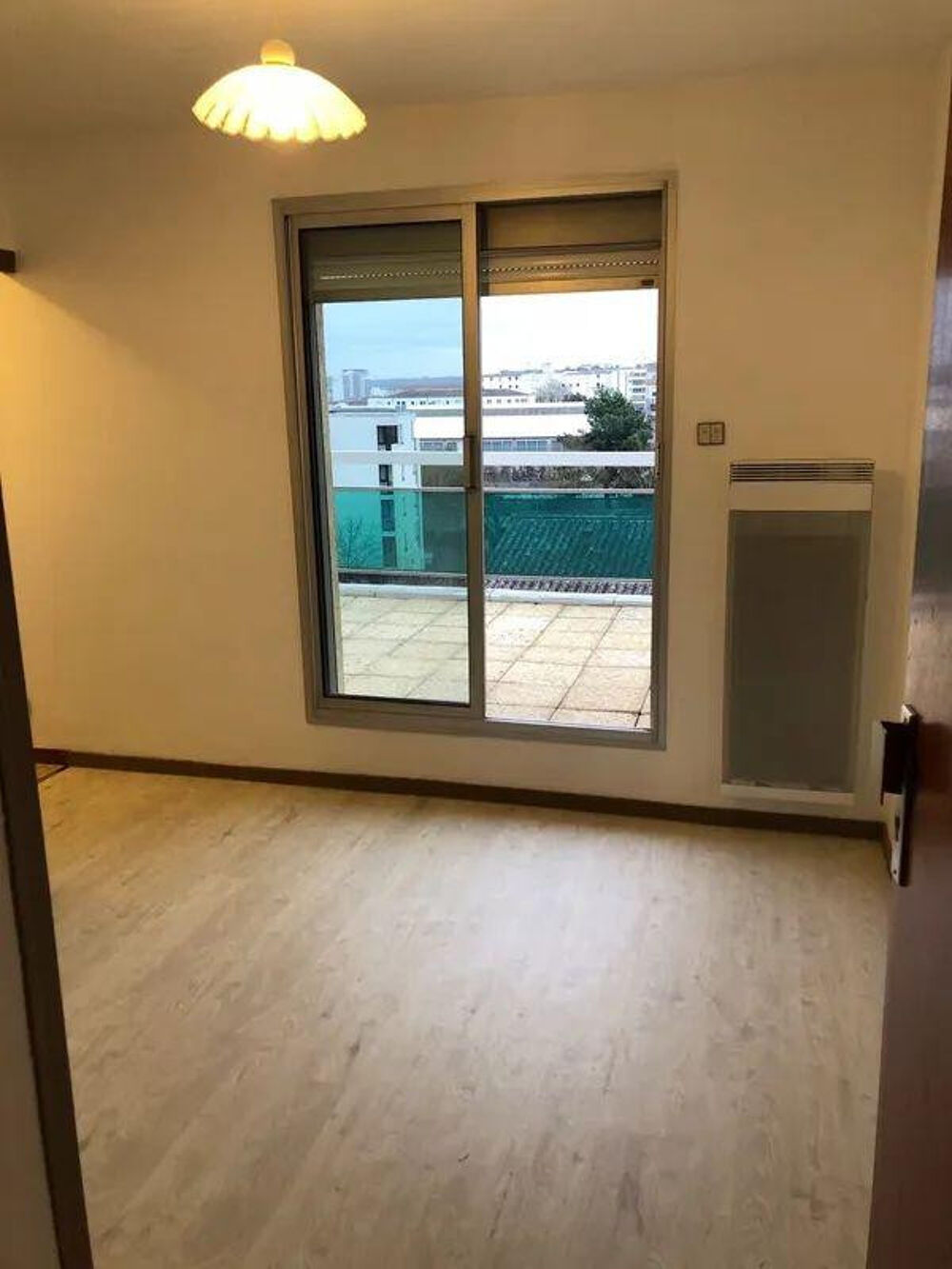 Location Appartement Beau studio 15m² avec terrasse proche Victoire Bordeaux