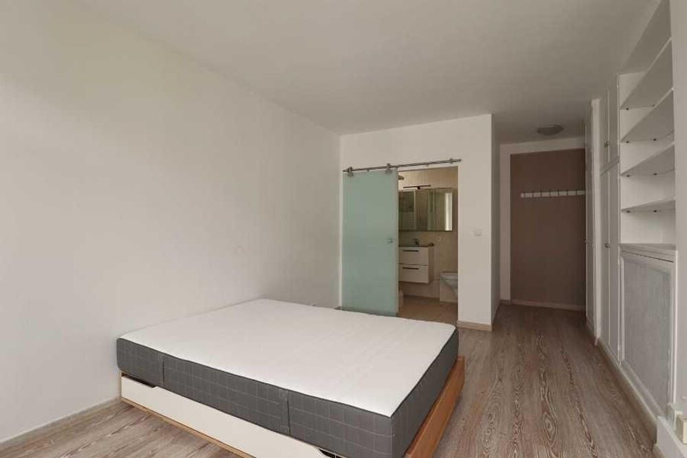 Location Appartement Magnifique studio avec balcon Neuilly-sur-seine