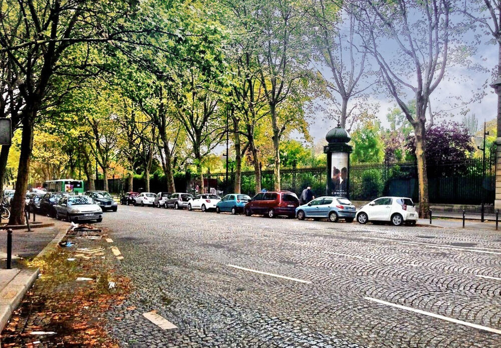 Location Appartement Studio calme et très lumineux face au Parc Monceau Paris 17