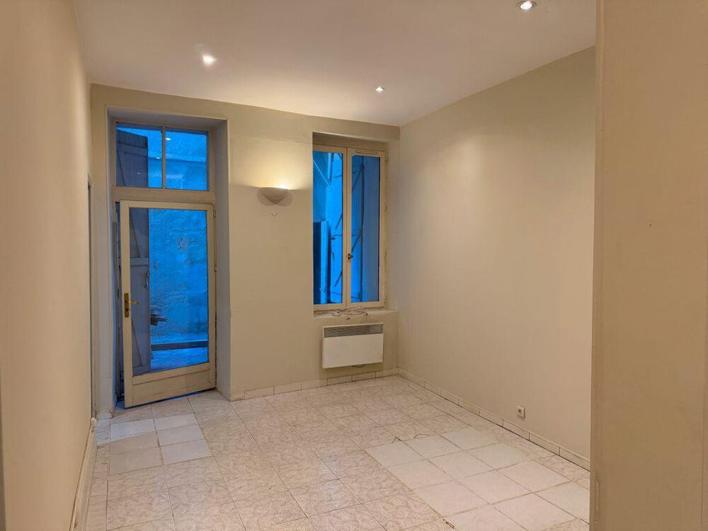 Location Appartement Loue t2 longchamp-reformés, calme avec cour Marseille 1