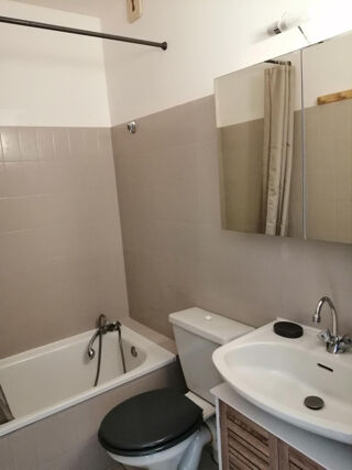  Appartement à louer 3 pièces 50 m²