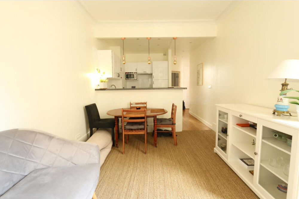 Location Appartement 2 pièces meublé 42 m² très calme. Paris 7E 1.950 € Paris 7