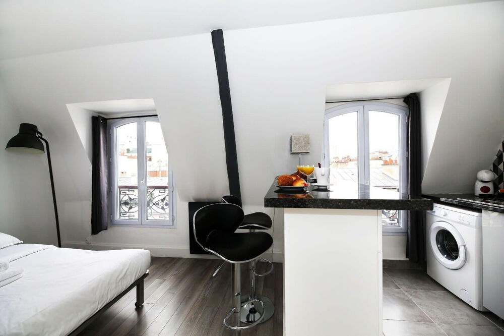 Location Appartement Superbe studio meublé 23m² proche marché Poncelet Paris 17