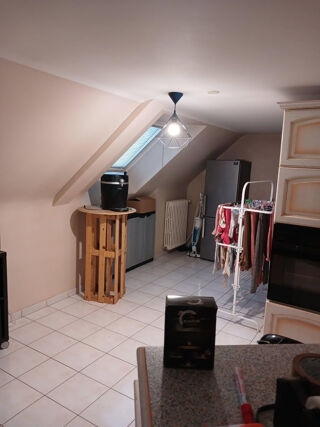  Appartement à louer 5 pièces 140 m²
