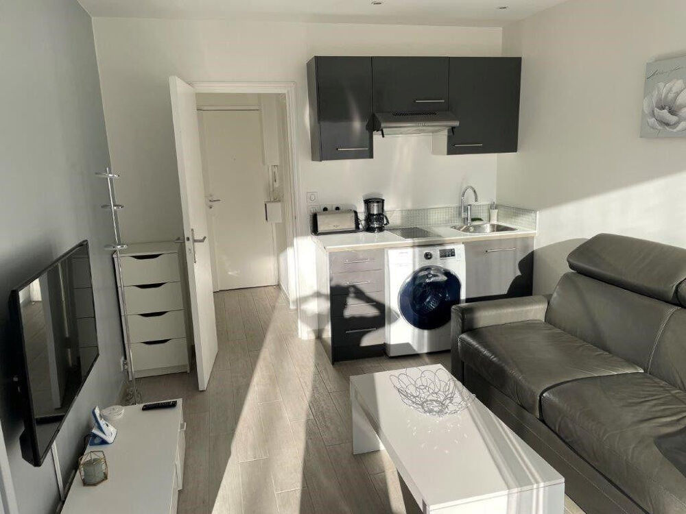 Location Appartement Beau studio meublé 18m² proche métro Jaurès Boulogne-billancourt