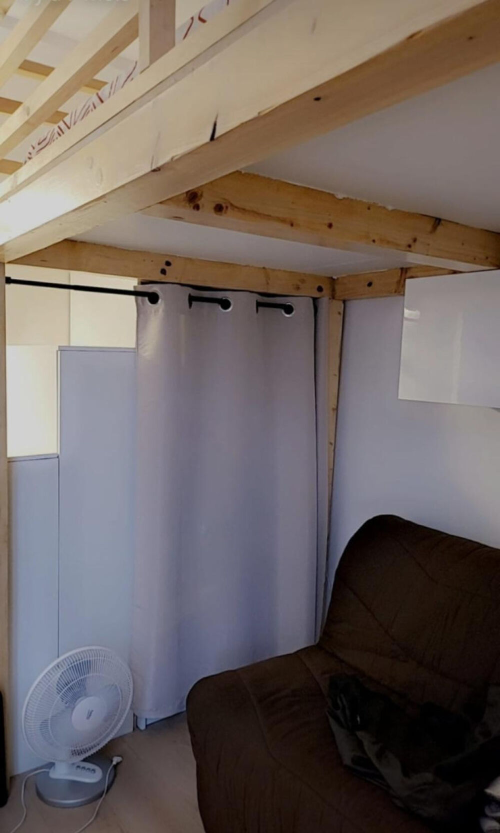 Location Appartement Charmant studio sur cour. Paris 15