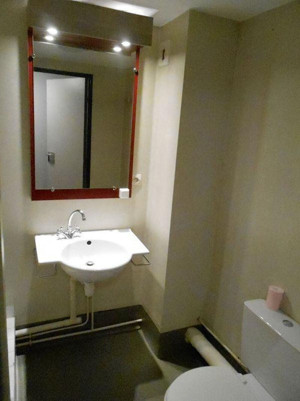 Location Appartement Studio étudiant+place de parking près petit Port Nantes