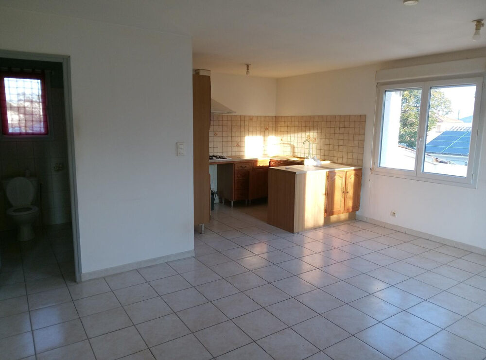 Location Appartement Appartement disposant d un espace jardin Bagnols-sur-cèze