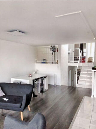  Appartement à louer 5 pièces 105 m²