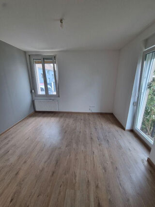  Appartement à louer 1 pièce 28 m²