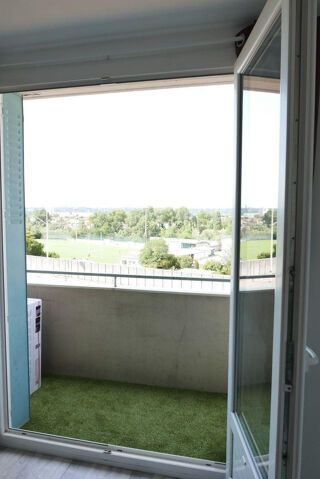  Appartement à louer 1 pièce 64 m²