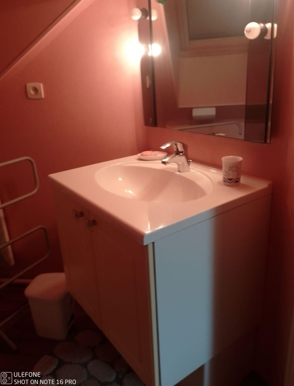 Location Appartement Chambre à louer dans maison individuelle Saint-martin-des-monts