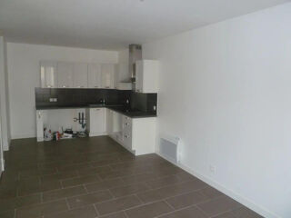  Appartement à louer 3 pièces 74 m²