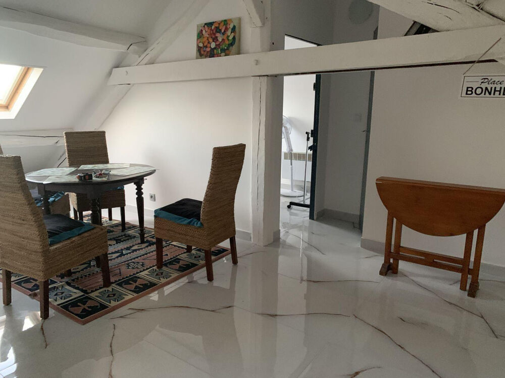 Location Appartement Triangle d'or 2 pièces de 50m2 au sol meubles 810€ Fontainebleau