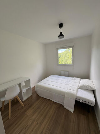  Appartement à louer 4 pièces 85 m²