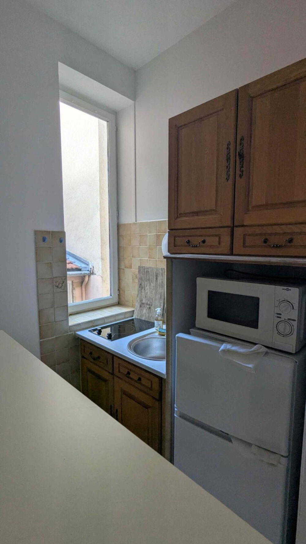 Location Appartement F1 quasi meublé, hypercentre, métro D Vieux Lyon Lyon 5