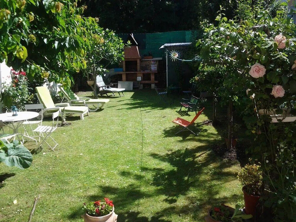 Location Appartement Studio agréable indépendant vue sur jardin Colombes