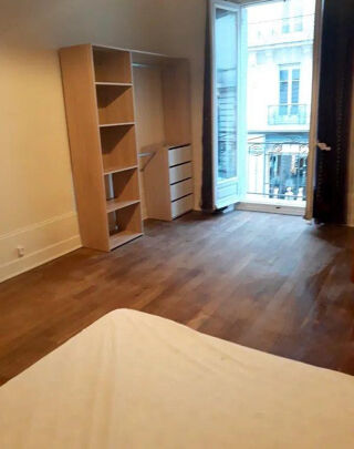  Appartement à louer 4 pièces 80 m²