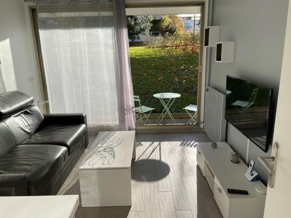 Location Appartement Beau studio meublé 18m² proche métro Jaurès Boulogne-billancourt