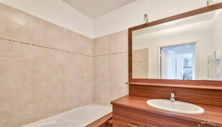  Appartement à louer 2 pièces 56 m²
