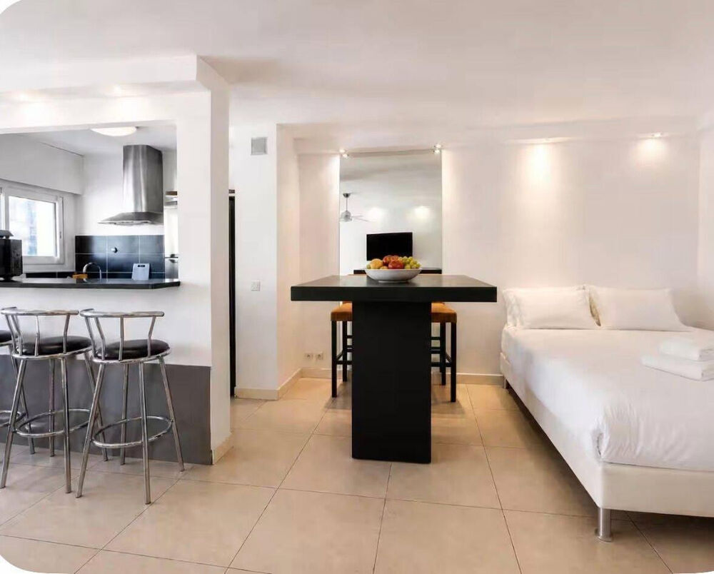 Location Appartement Studio meublé climatisé – Cannes centre Cannes-la-bocca