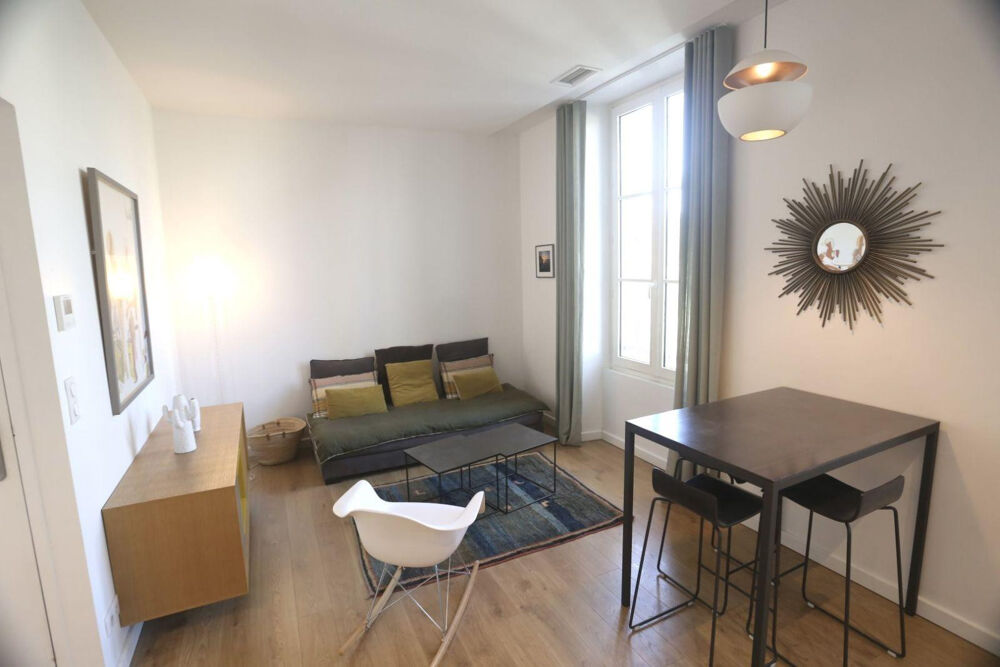 Location Appartement Beau T2 meublé 34m² récemment rénové centre ville Aix-en-provence