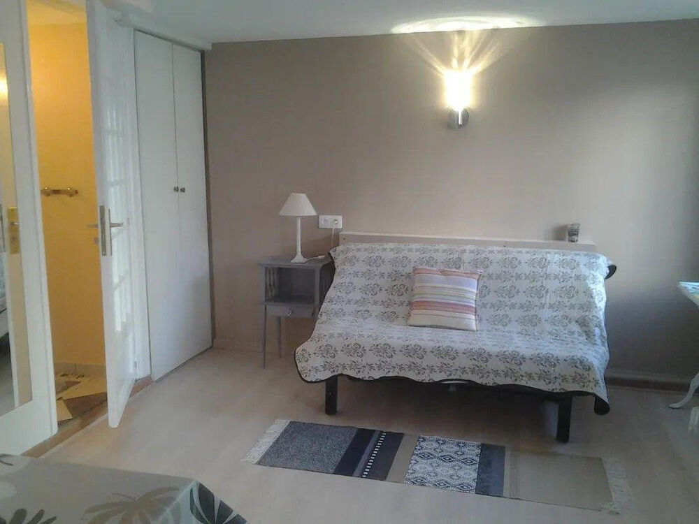 Location Appartement Studio agréable indépendant vue sur jardin Colombes
