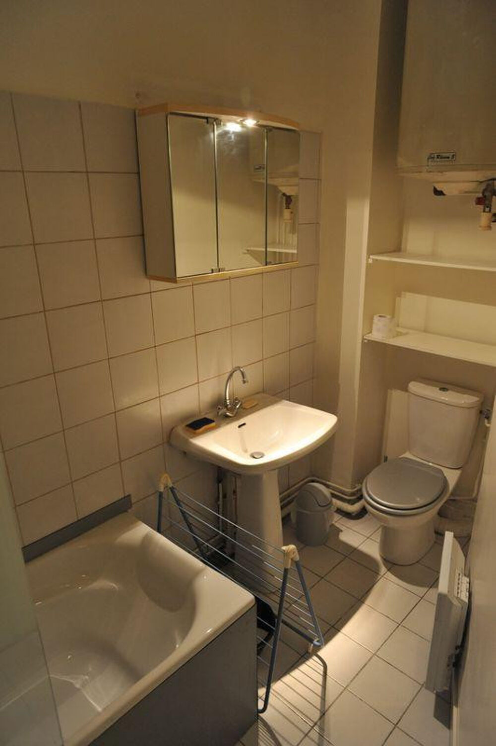 Location Appartement Studio métro place de Clichy Paris 75017 Paris 17