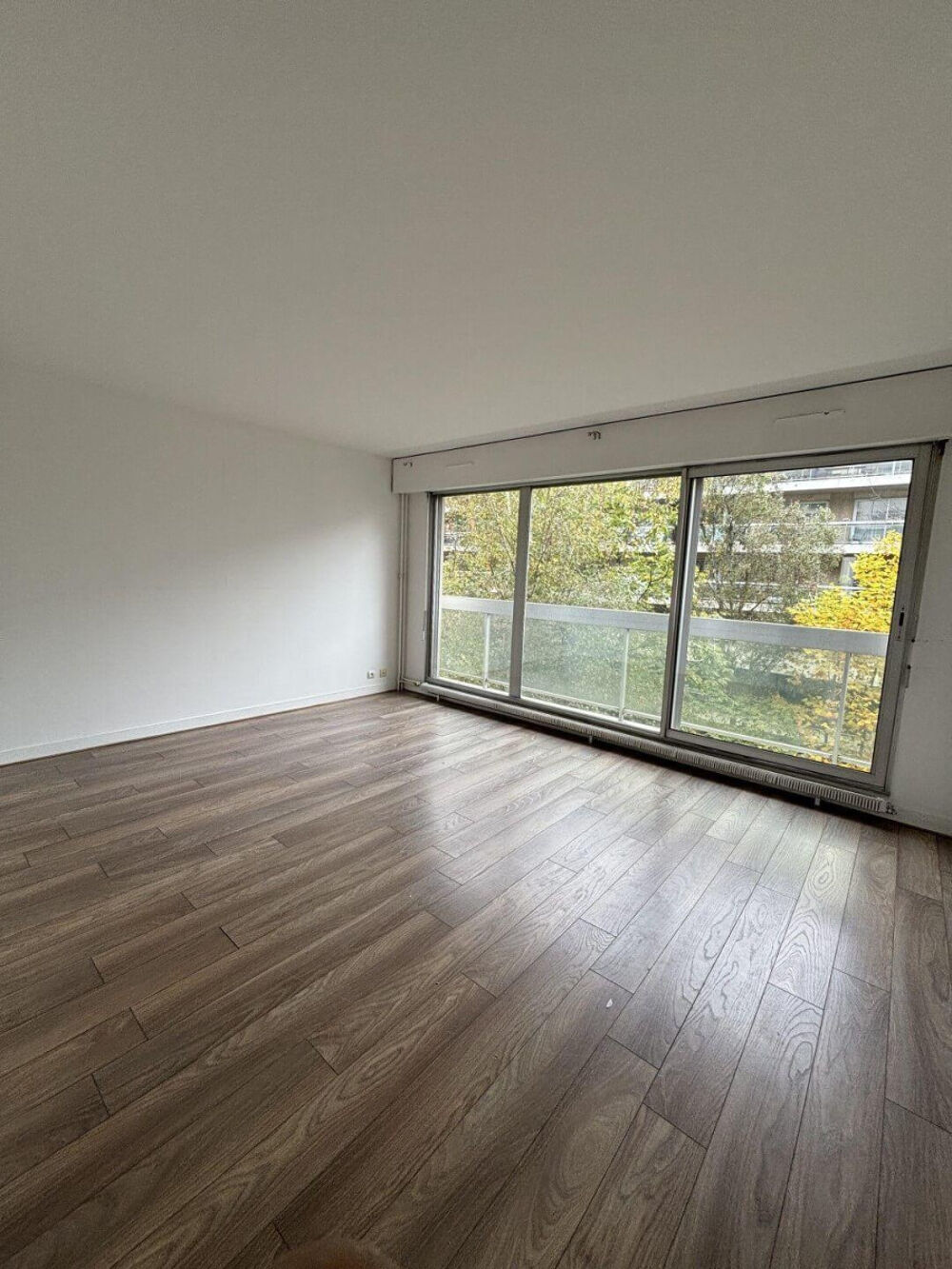 Location Appartement Beau 2P 55m² dans le quartier animé de Cambronne Paris 15