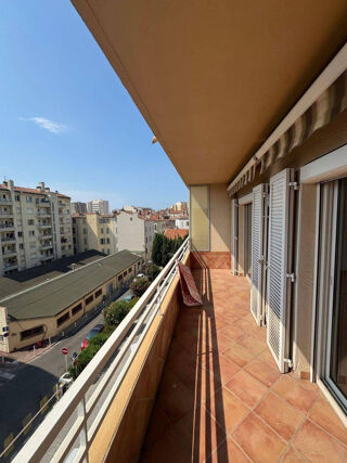  Appartement à louer 1 pièce 69 m²