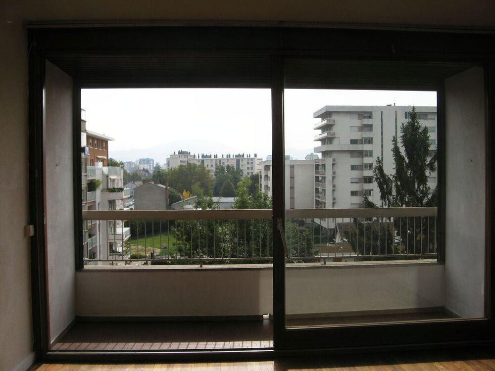Location Appartement Beau studio meublé 37m² vue dégagée Grenoble