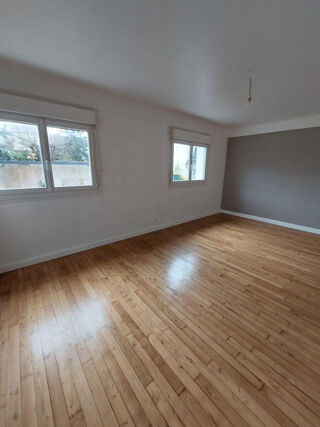  Appartement à louer 4 pièces 60 m²